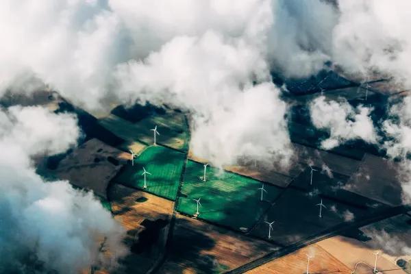 What factors affect the cost of a business going solar?